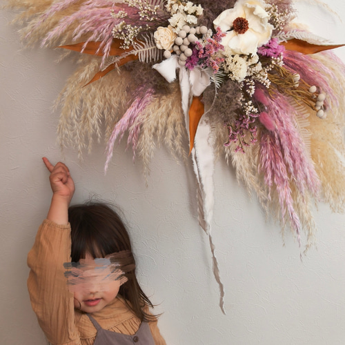 ドライフラワーの壁掛けスワッグ ウォールデコ パンパスグラス 開店