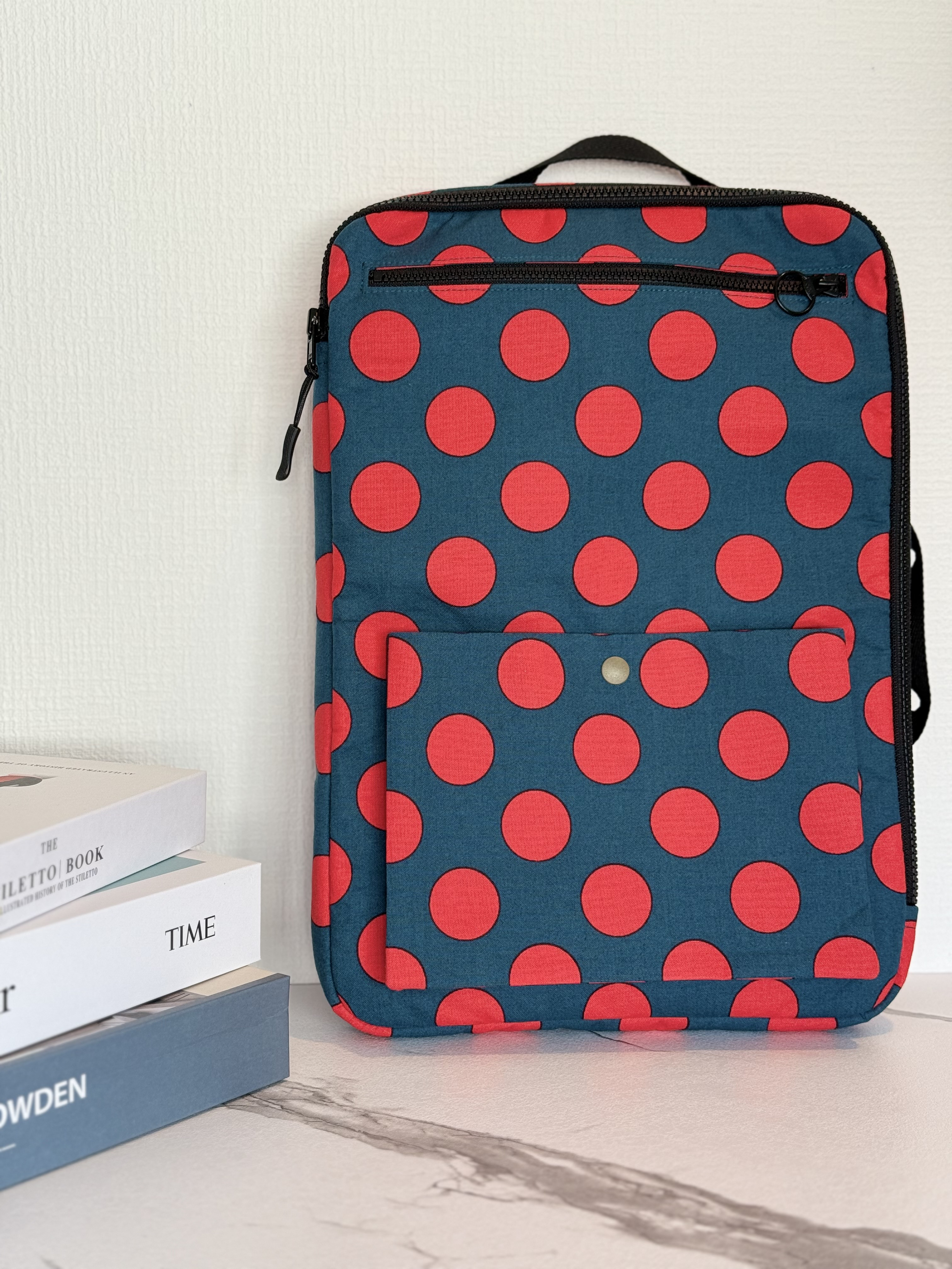 パソコンバック　バックインバック　水玉柄　ポケットファスナー　PCバック タブレット　14インチ　15.6インチ