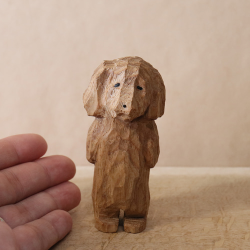 木彫り 犬 ミニチュアダックスフンド 木製 置物 インテリア雑貨（木材