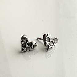 ハートのドット柄ピアス/silver925/スタッドピアス 1枚目の画像