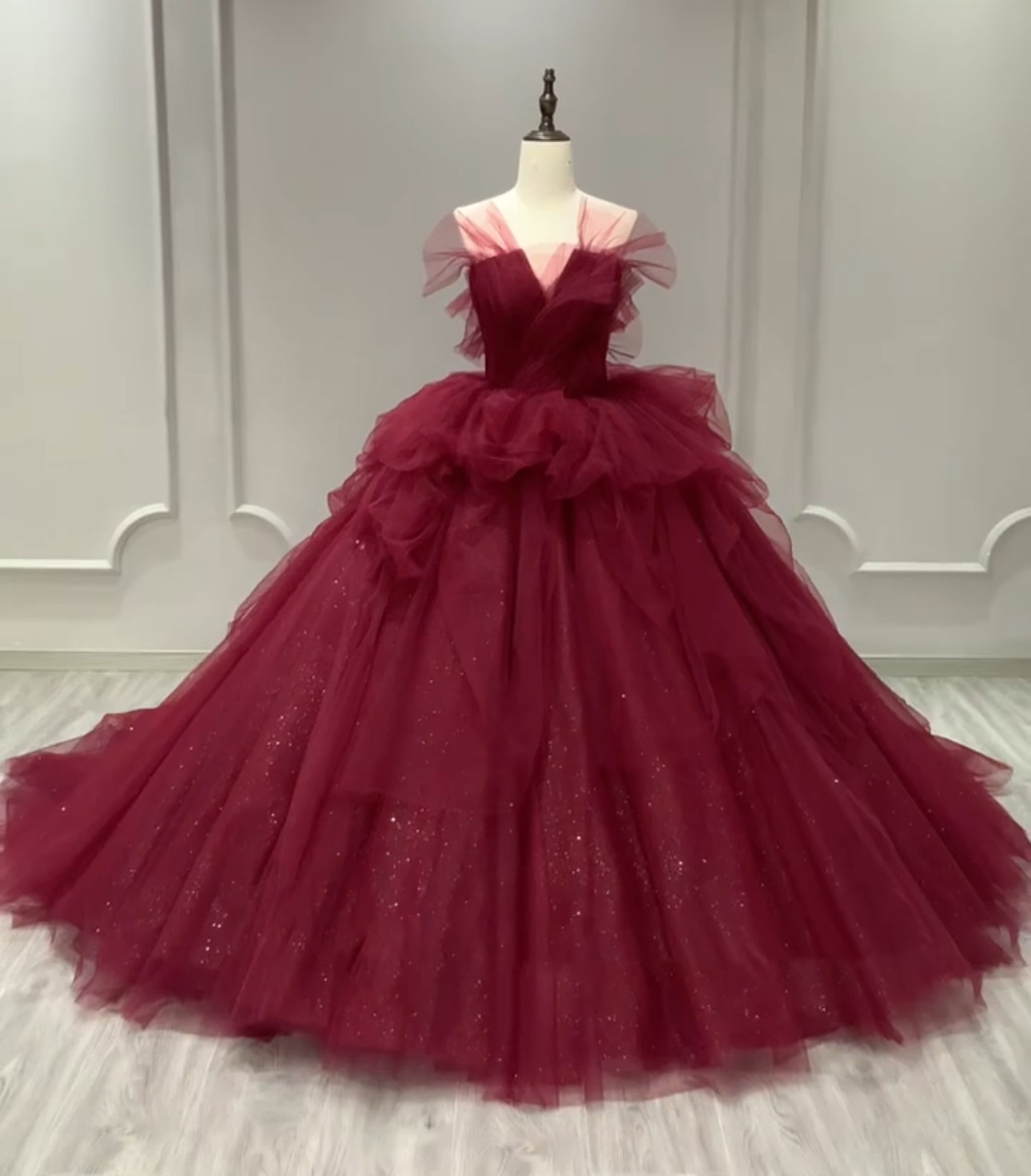 新色追加　胸フリル　ワインレッド　お色直しカラードレス　アシメドレス　ブライダル大人気　演奏会音楽会本命ドレス制作前撮り