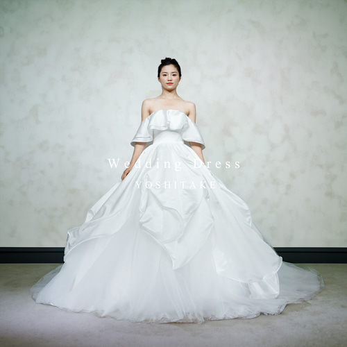 オーダー制作】ウエディングドレス.サテン.白.フリルオフショルダー