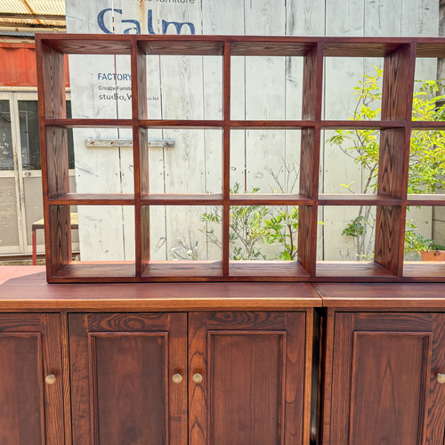 店舗向け収納兼ディスプレイキャビネットW2400 アパレルショップ 店舗