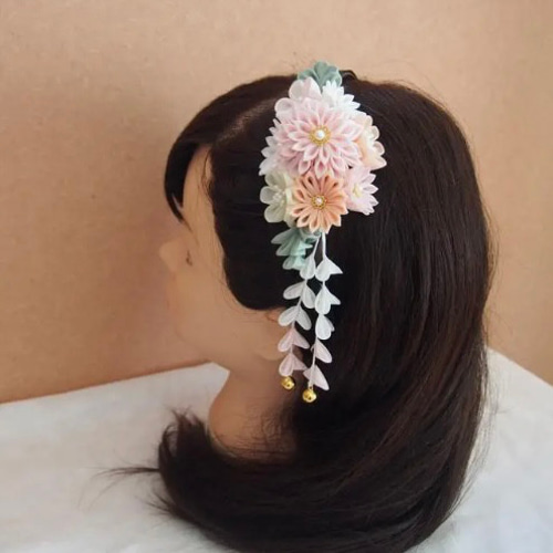 つまみ細工☆カチューシャ☆髪飾り☆七五三 3歳 薄毛 髪が少ない 髪が