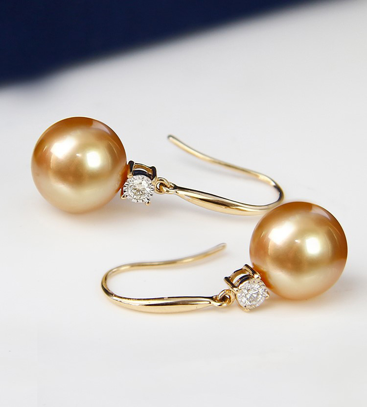 【La Corser】セレブリティデザイン 8-11.5mm 南洋ゴールドパールピアス 18Kゴールド ダイヤモンド プリンセス