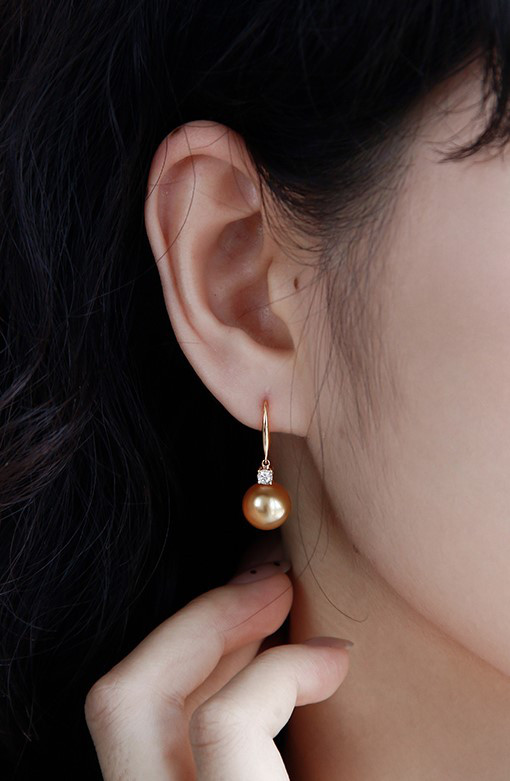 【La Corser】セレブリティデザイン 8-11.5mm 南洋ゴールドパールピアス 18Kゴールド ダイヤモンド プリンセス