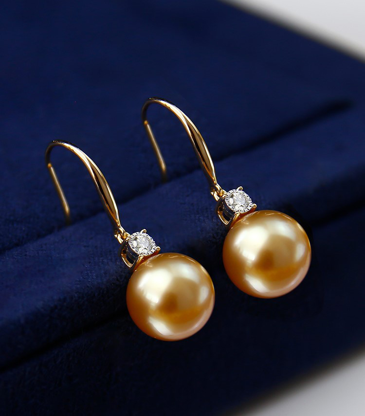 【La Corser】セレブリティデザイン 8-11.5mm 南洋ゴールドパールピアス 18Kゴールド ダイヤモンド プリンセス