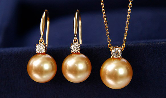 【La Corser】セレブリティデザイン 8-11.5mm 南洋ゴールドパールピアス 18Kゴールド ダイヤモンド プリンセス