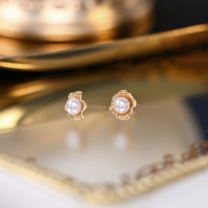 [ヘイズジュエリー] チューヘシリーズ 18Kゴールド 蓮の葉 繊細な花びらデザイン 4.5-5mm オーロラアコヤ海水真珠 繊