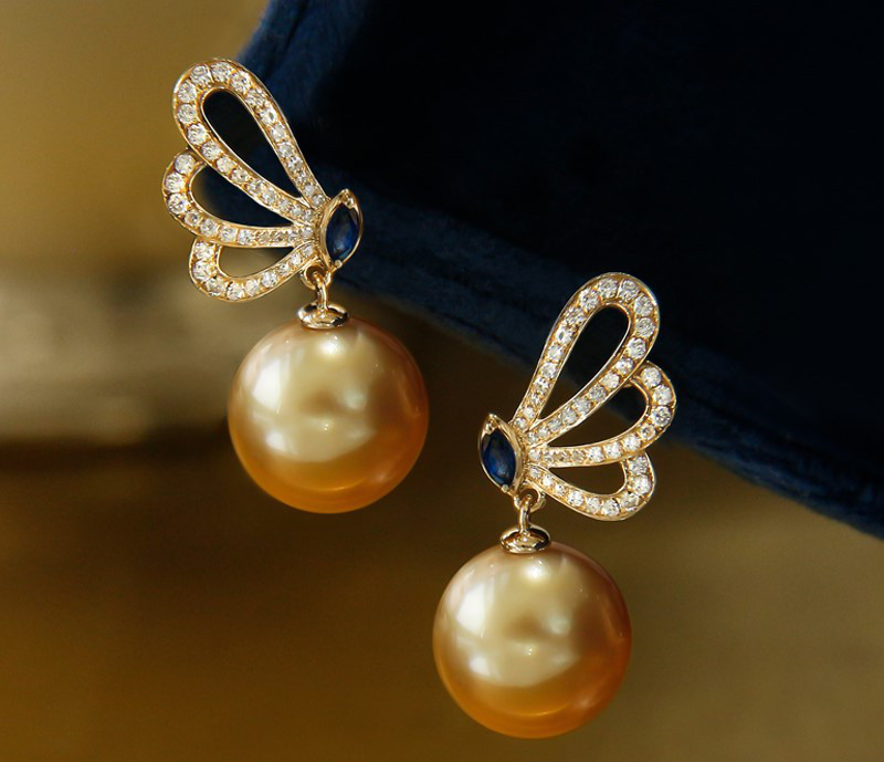 【La Corser】10-13mm南洋ゴールドパールピアス、天然海水真珠、18Kゴールド、豊かな光沢、蝶型、ファッショナブルな