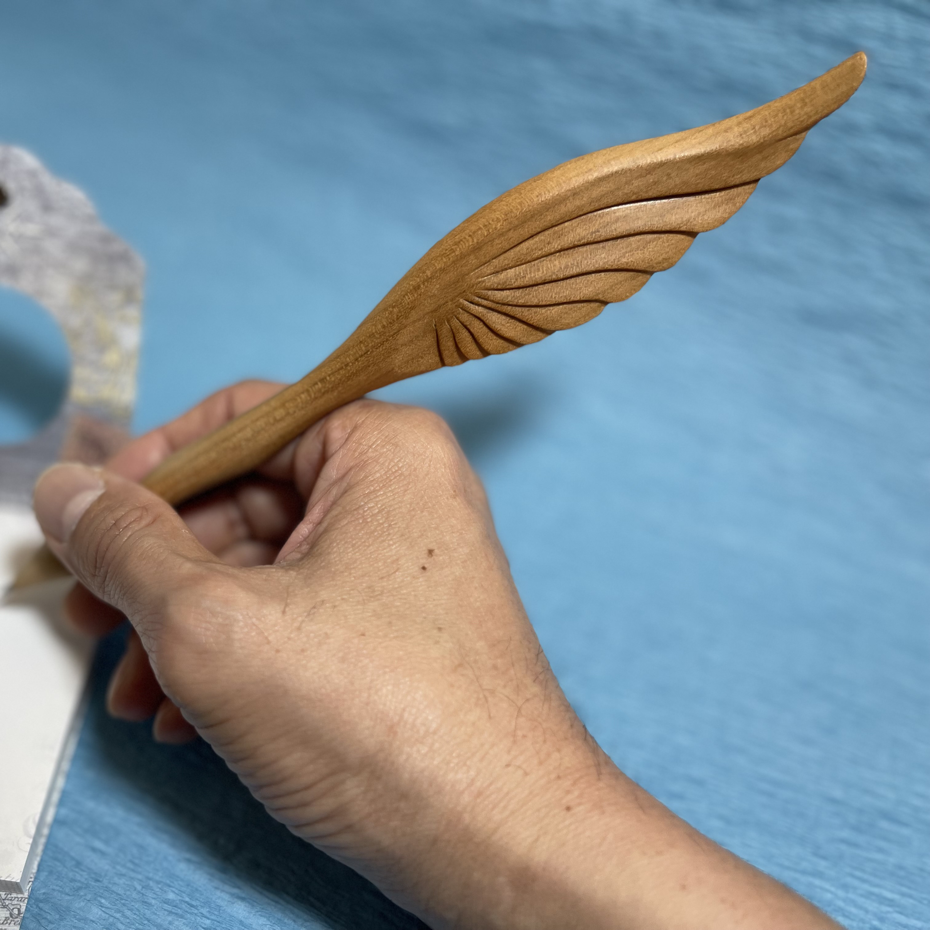 ~Healing Wing Stick ~ 山桜から生まれた、羽ばたく癒しのヒーリングワンドボールペン。