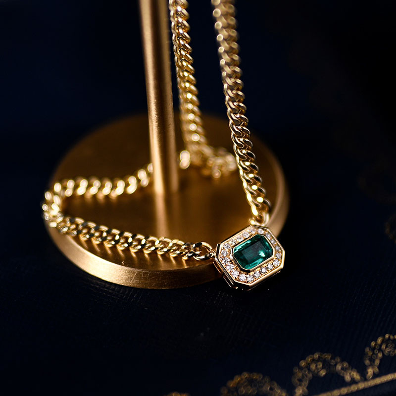 [ヘイズジュエリー] レトロスクエアデザイン 18Kゴールド ダイヤモンド装飾 ザンビア産エメラルド キューバチェーン 鎖骨ネッ