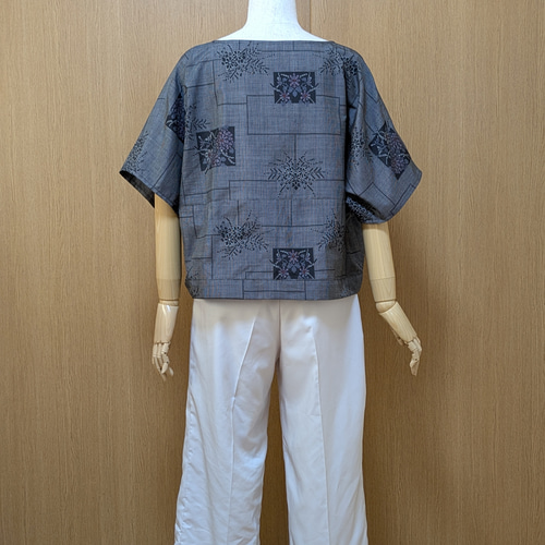 着物のリメイク品　ブラウス　2枚セット　正絹 月ブラウス｜ノースリーブ｜きもの時季（とき）のシャツ