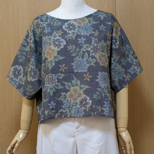 お値下げ 着物リメイク 大島紬 大きなロールカラーの ブラウス SOLD 着物リメイク ブラウス 大島紬 FREE SIZE ブラウス さら