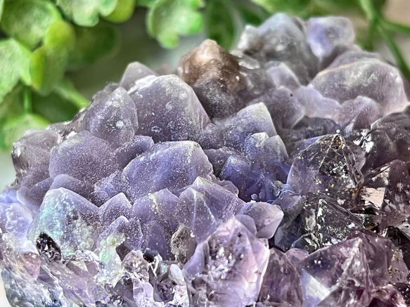 アメジスト クラスター 紫水晶 高品質 虹入り　ゲーサイト　カルサイト共生 カルサイト共生 虹入り アメジスト 紫水晶 クラスター 原石