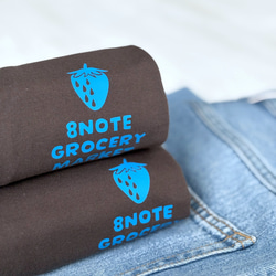 8GMいちごプリント Tシャツ（チャコールブラウン）【在庫限り】 1枚目の画像