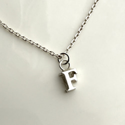 「My推しイニシャル」ネックレス/silver925/小さなアルファベットネックレス 3枚目の画像