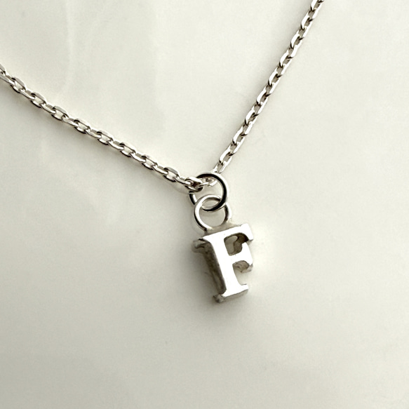 「My推しイニシャル」ネックレス/silver925/小さなアルファベットネックレス 3枚目の画像