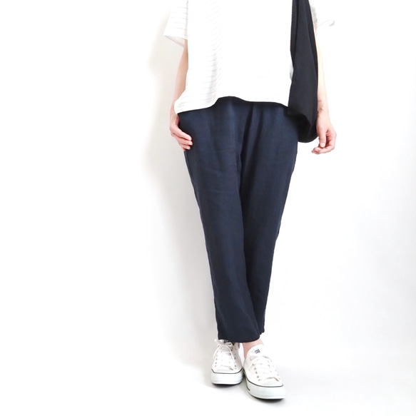 再販！× 8  新！フレンチリネンリラクシングワッシャーのなんでもないパンツ  フレンチリネン100%  ネイビー 1枚目の画像