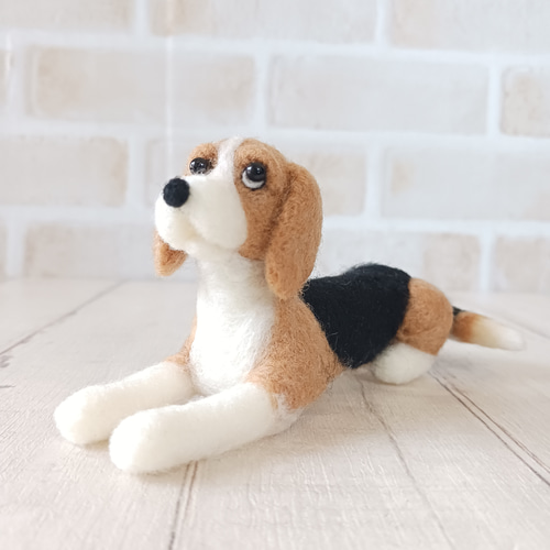 ★即購入可能です。羊毛フェルト【狆　伏せポーズ】犬　ハンドメイド ビーグル(伏せポーズ) 羊毛フェルト manahata 通販 19467295｜Creema