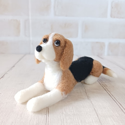 ビーグル(伏せポーズ) 羊毛フェルト manahata 通販 19467295｜Creema