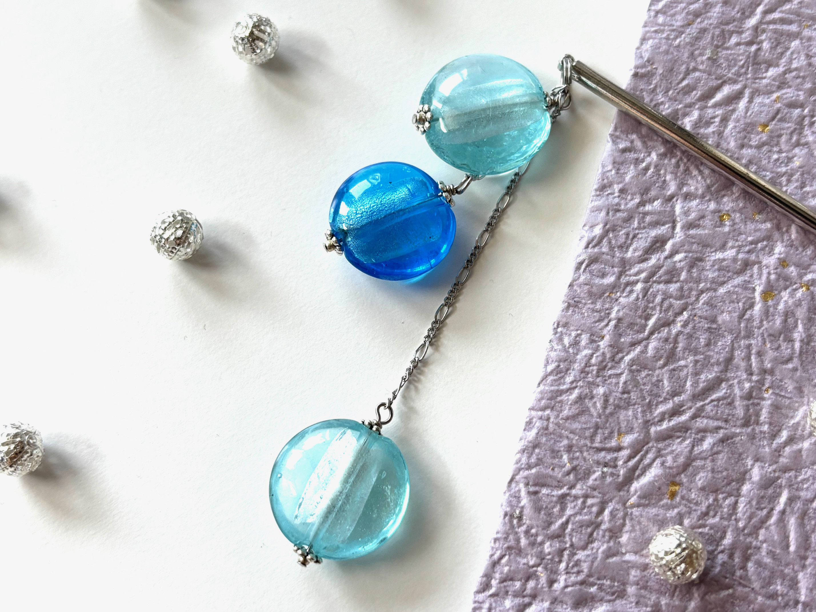 かんざし　水色のとんぼ玉３連B　一本挿し　一本簪　涼しげ　夏　和風　トンボ玉　青　ブルー