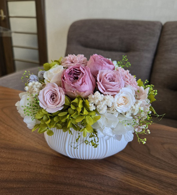 シックなピンクのプリザーブドフラワーアレンジ プリザーブド