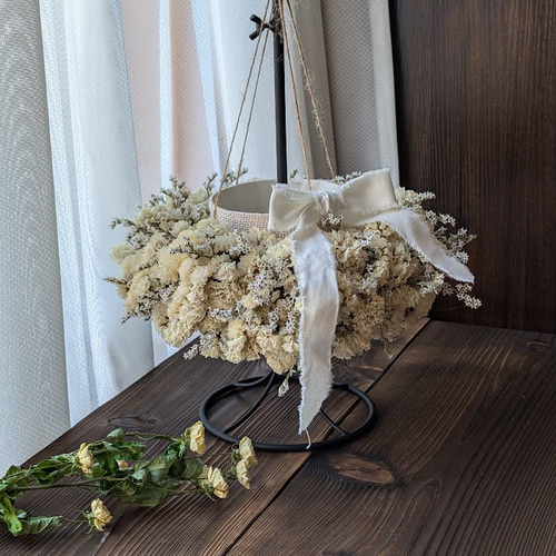 お値下げ 天井に穴を開けない！置いて飾るフライングリース｜横顔が