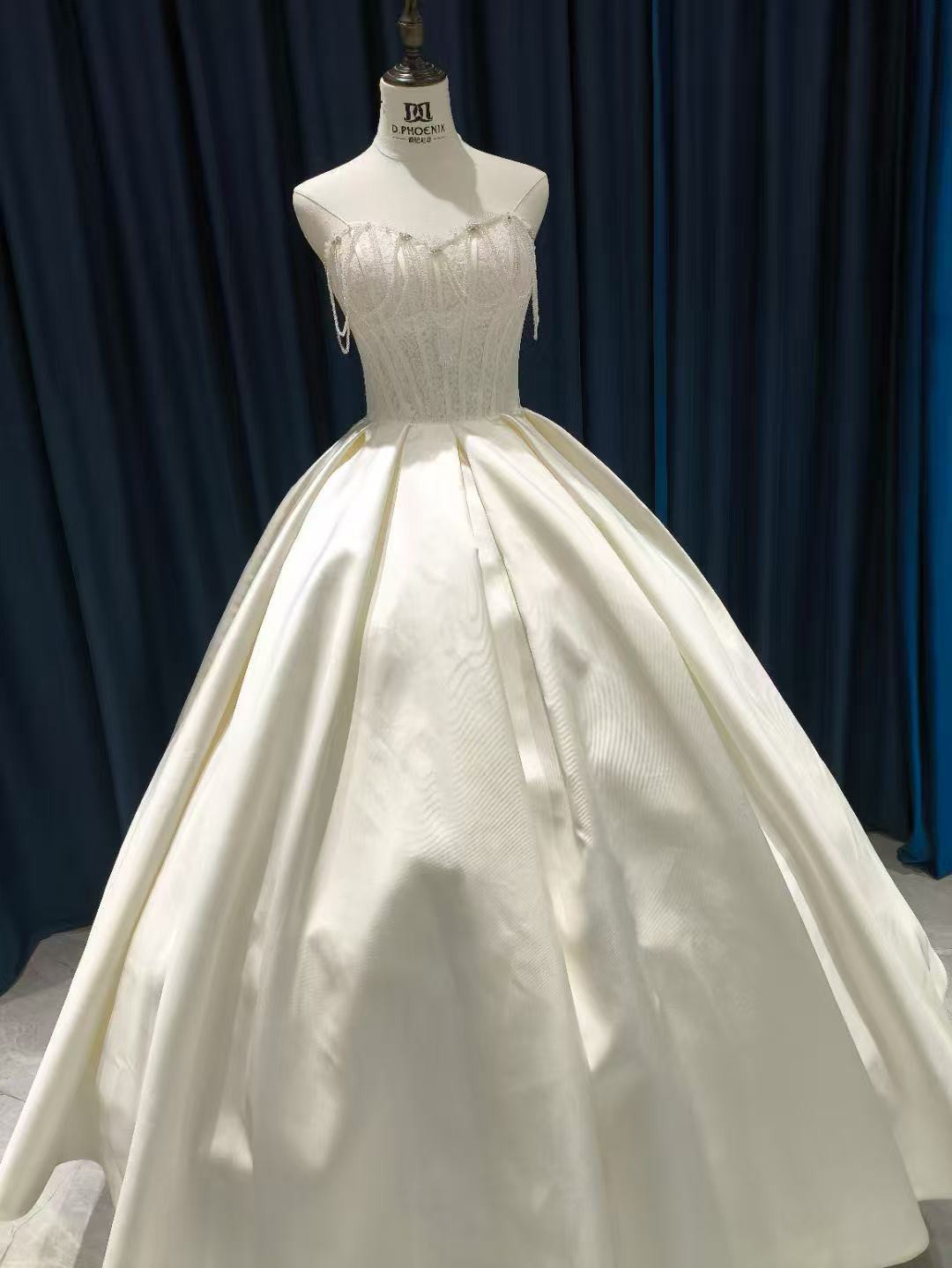 送料無料！ウエディングドレス ベアトップ 編み上げ  ミカドサテン マット生地 ロング  結婚式 ブライダル