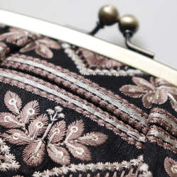 印度/印度刺繡親子扣環皮夾/智慧型手機單肩包，採用印度刺繡和牛皮材質，黑色 第3張的照片