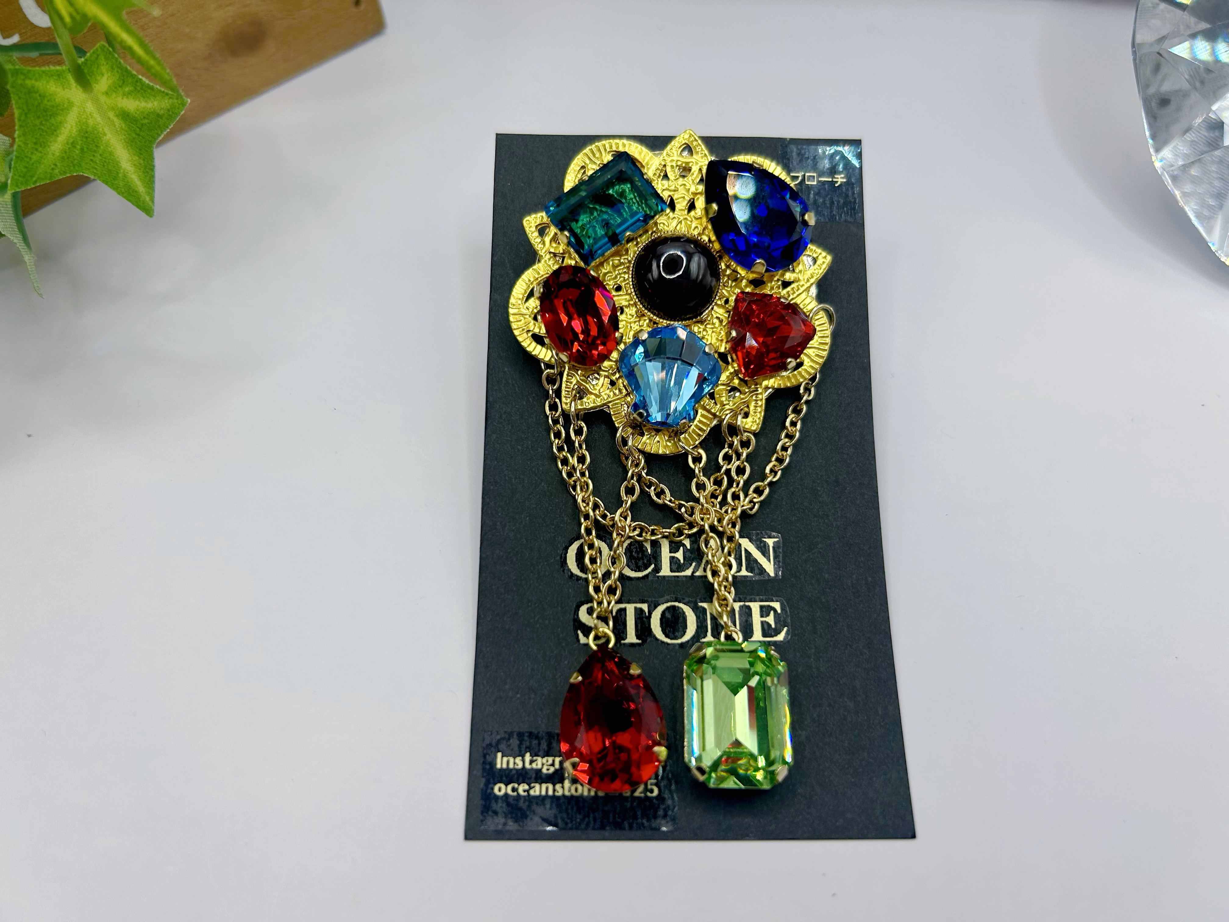 ブルー✖️レッドブルーロイヤルブローチ（ゴールド）OCEAN STONE