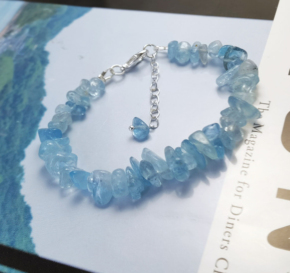 「海の雫」天然不定形アクアマリン　存在感ありブレスレット 1枚目の画像
