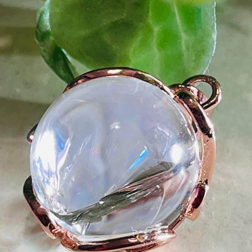 レインボークォーツ クリスタル 水晶 スフィア ペンダント トップ 原石