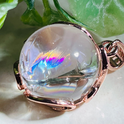 レインボークォーツ クリスタル 水晶 スフィア ペンダント トップ 原石