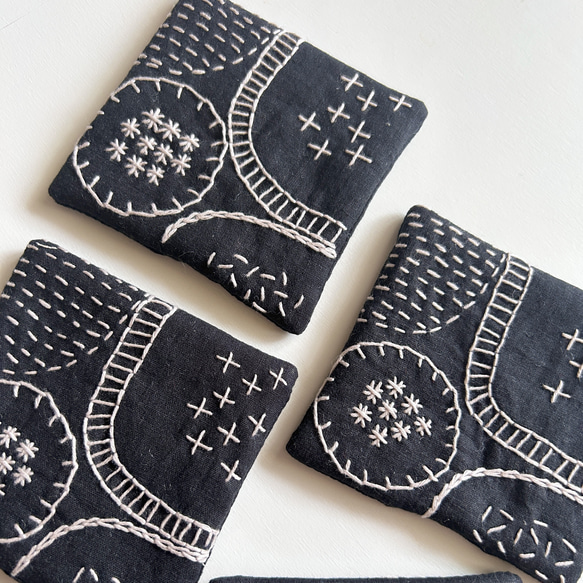 ブラック×グレー　北欧風⭐︎刺し子刺繍コースター(1枚) embroidery coaster 4枚目の画像
