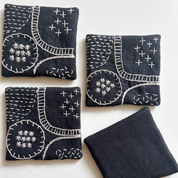 ブラック×グレー　北欧風⭐︎刺し子刺繍コースター(1枚) embroidery coaster 1枚目の画像