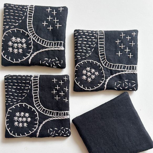 ブラック×グレー　北欧風⭐︎刺し子刺繍コースター(1枚) embroidery coaster 1枚目の画像