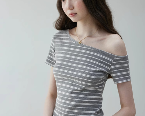 OUTIL ストライプ オフショルダー トップス ストライプ オフショルダーTシャツ - 夏新作 スリムシルエット 斜め
