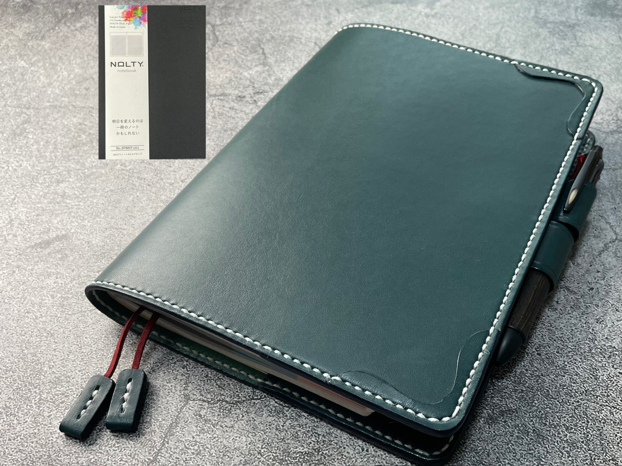 【手縫】NOLTYノートA5 NTBNT1201用ブルーグリーン本革手帳カバー2本しおり付（バタフライストッパー） 6,896円