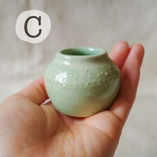 いっちんの小さな一輪挿し｜花瓶｜フラワーベース｜陶器｜きなり色