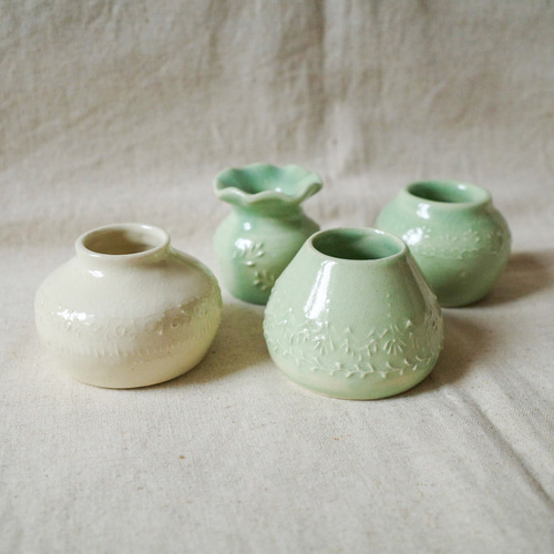 いっちんの小さな一輪挿し｜花瓶｜フラワーベース｜陶器｜きなり色