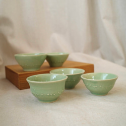 Hana no wa- 花模様のいっちん豆皿｜浅緑色｜うすい緑色｜手作り陶器