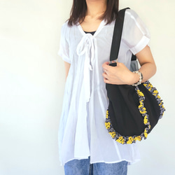 撥水帆布×ぷくまる刺繍のフリルショルダーバッグ│2Way　旅行　フェス　肩掛け　斜め掛け 16枚目の画像