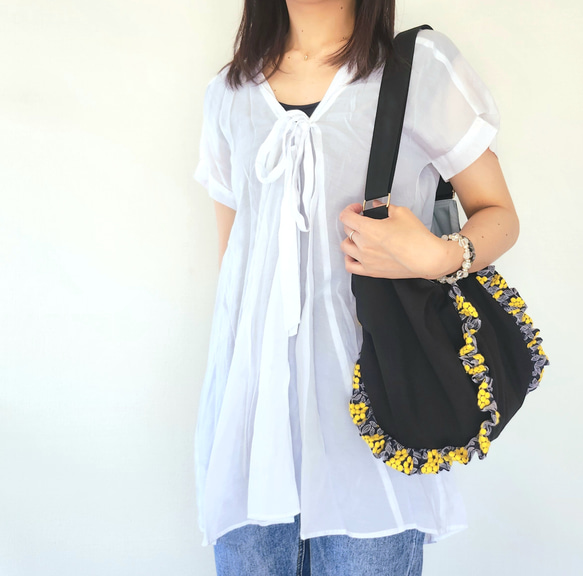 撥水帆布×ぷくまる刺繍のフリルショルダーバッグ│2Way　旅行　フェス　肩掛け　斜め掛け 16枚目の画像