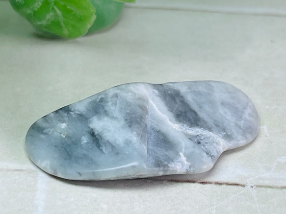 糸魚川産 ラベンダー翡翠 原石 ジェダイド タンブル 天然石 東洋