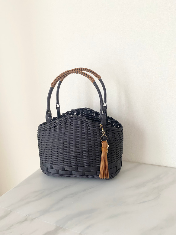 WOVEN ブラック かごバッグ タッセル付き かごバッグ（タッセル付）2404 | saraca de sarasa/サラサ