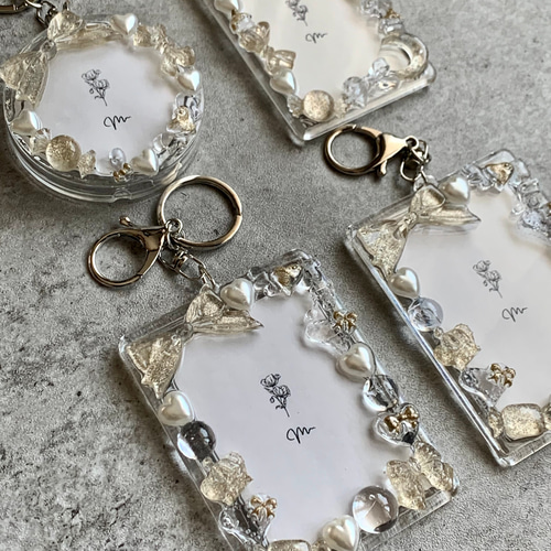 缶バッジ】バッジケースキーホルダー 『 gold lamé 』white pearl