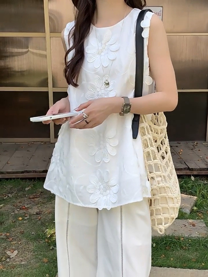 袖なし立体花刺繍ベスト【返品・交換可】品質最優先25-136