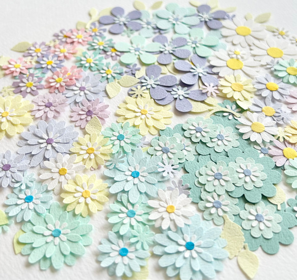 クラフトパンチのお花と葉っぱいろいろ〜ペーパーフラワー  アルバムクラフト　寄せ書き　 2枚目の画像