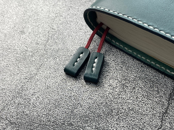 【手縫】ほぼ日手帳カズンA5用ブルーグリーン本革手帳カバー（角花飾）2本しおり付き（バタフライストッパー） 5枚目の画像